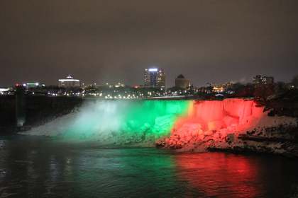 И тази година Ниагарският водопад грейва в цветовете на българското знаме по повод 3-ти март